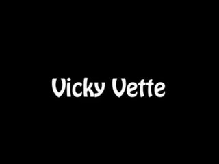 Veľký titted webstar na the rok vicky vette zviazaný hore & teased!