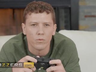David Leaves His companion to Play His Game Alone & Goes to Fuck His Stepmom smashing Ass Hollywood - Brazzers