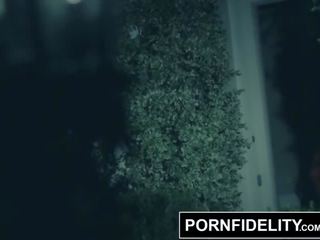 Pornfidelity 娜塔莎 vega 二 射精 集 向上 她的 呻吟