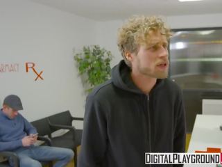 Digital playground - smutsiga sjuksköterska knows hur till laga en axel