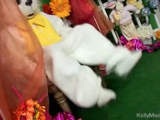 Kelly madison prend rabbits fleshy carrot insondable