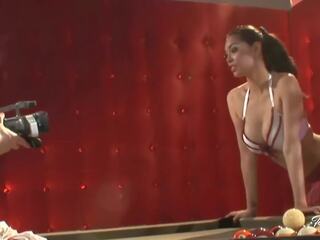 Tera patrick plotseling voelt wulps en krijgt af in arousing solo godin klem!