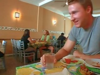 Bitchy milf piha najstnice johnson v a restaurant