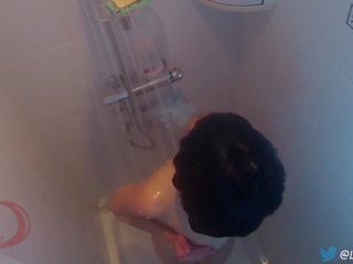 Step-mama prichytené masturbovanie v sprcha podľa špionážna kamera #homemade#amateur#orgasm
