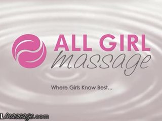 Allgirlmassage krissy לין oils מְאַהֵב & initiates מתיז ב שלה