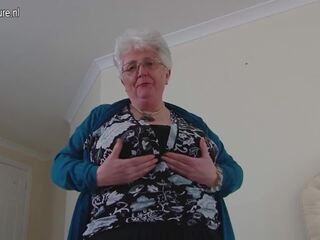 Big Breasted British Granny Playing with Herself: xxx film 53