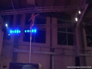 Amazing pole dancing vid